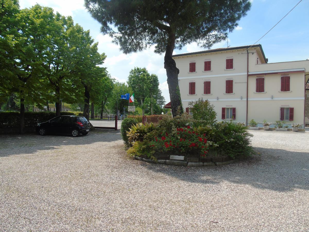 Albergo Grifone 1891 Peschiera del Garda Extérieur photo